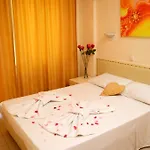 Hotell Elysium 3*