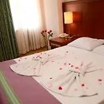 Hotell Elysium 3*